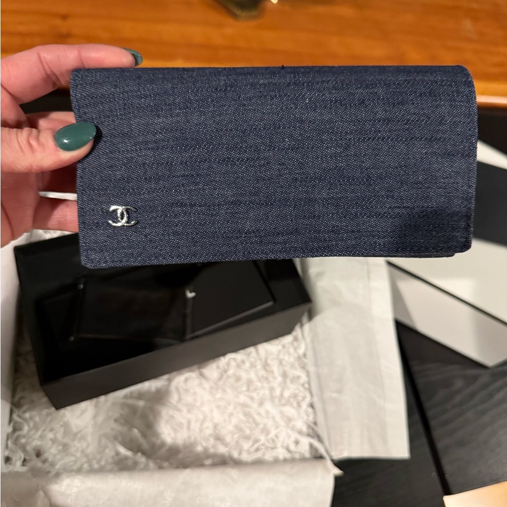 CHANEL Black and Gray Sunglasses - Picture 3 of 13
